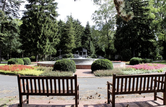 Brunnenwege_quer_endfassung2.indd Brunnenwege_quer_endfassung2.indd