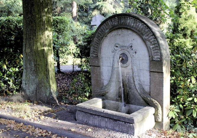 Brunnenwege_quer_endfassung2.indd Brunnenwege_quer_endfassung2.indd