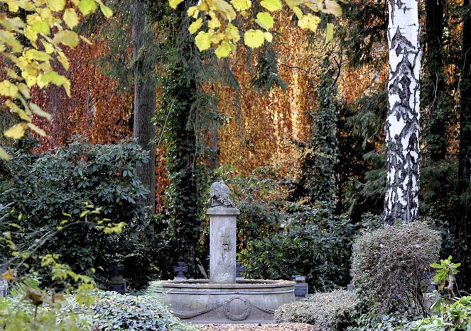 Brunnenwege_quer_endfassung2.indd Brunnenwege_quer_endfassung2.indd