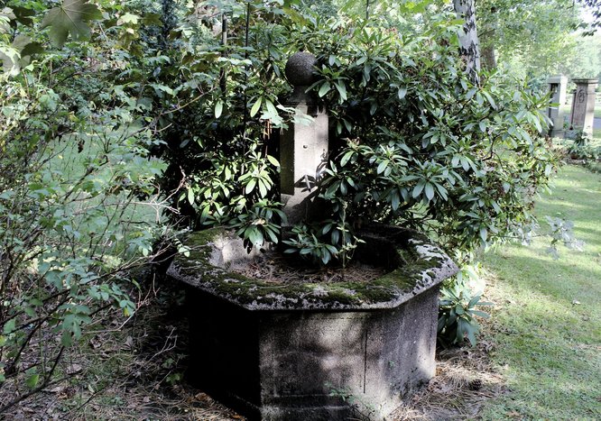 Brunnenwege_quer_endfassung2.indd Brunnenwege_quer_endfassung2.indd