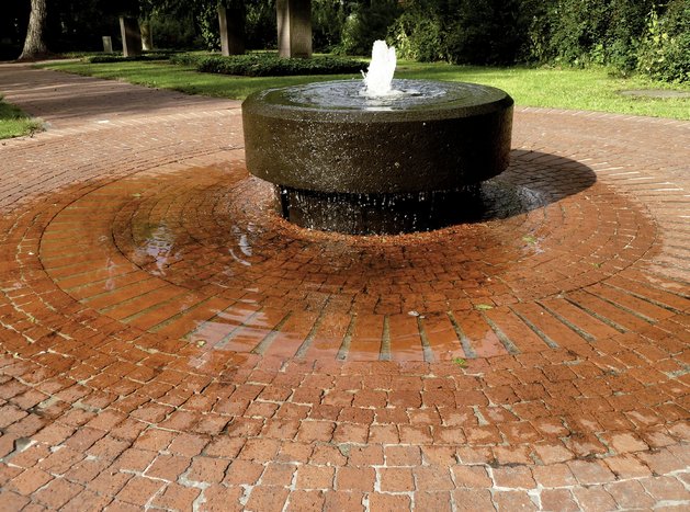 Brunnenwege_quer_endfassung2.indd Brunnenwege_quer_endfassung2.indd